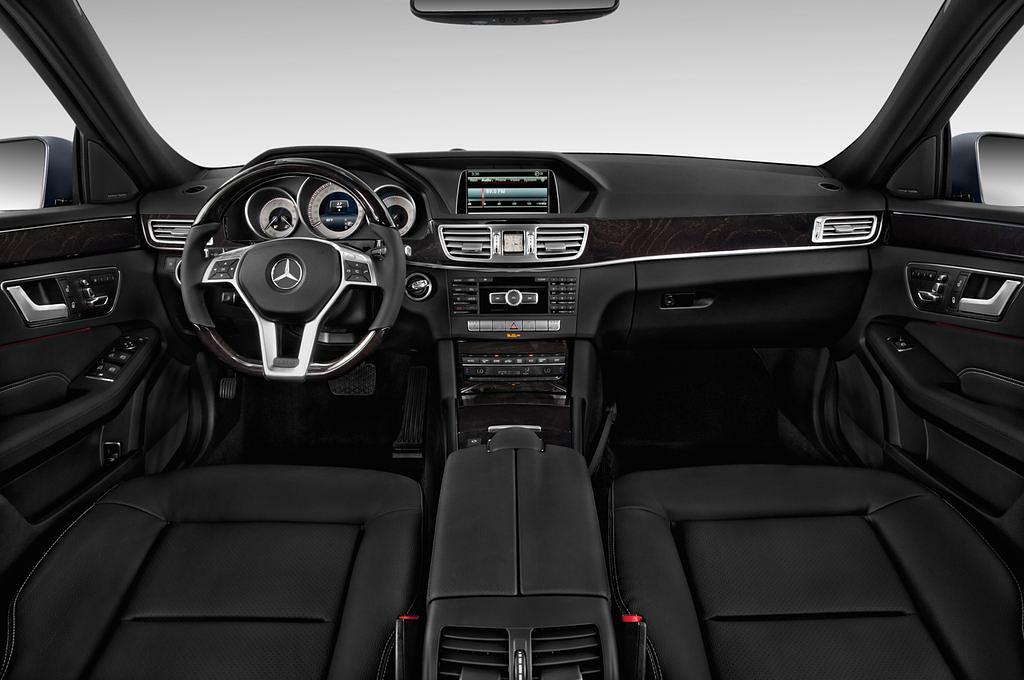Mercedes E-Class (Baujahr 2013) Avantgarde 5 Türen Cockpit und Innenraum