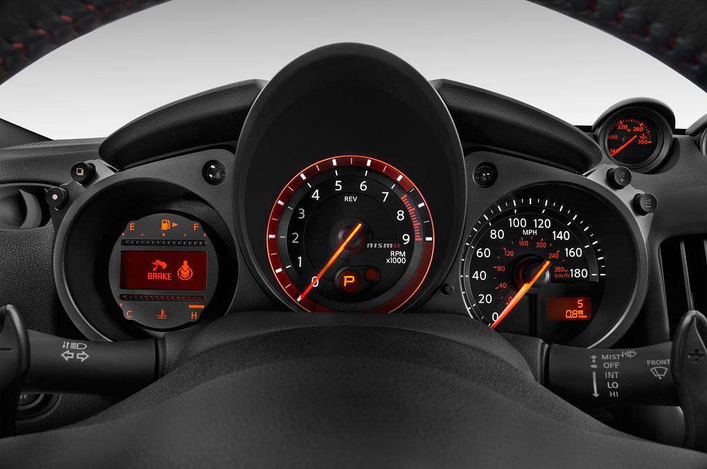 Nissan 370Z (Baujahr 2015) Nismo 2 Türen Tacho und Fahrerinstrumente