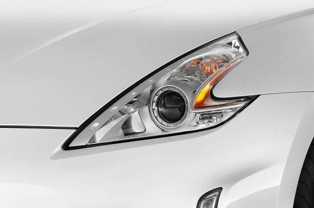 Nissan 370Z (Baujahr 2015) 3.7 V6 2 Türen Scheinwerfer