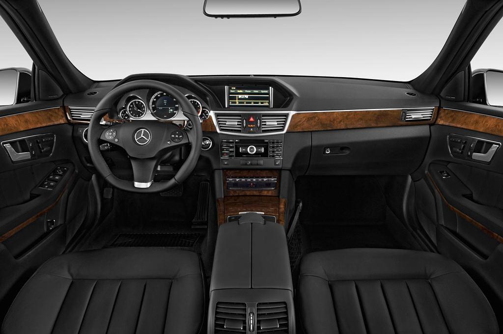 Mercedes E-Class (Baujahr 2011) 350 4 Türen Cockpit und Innenraum