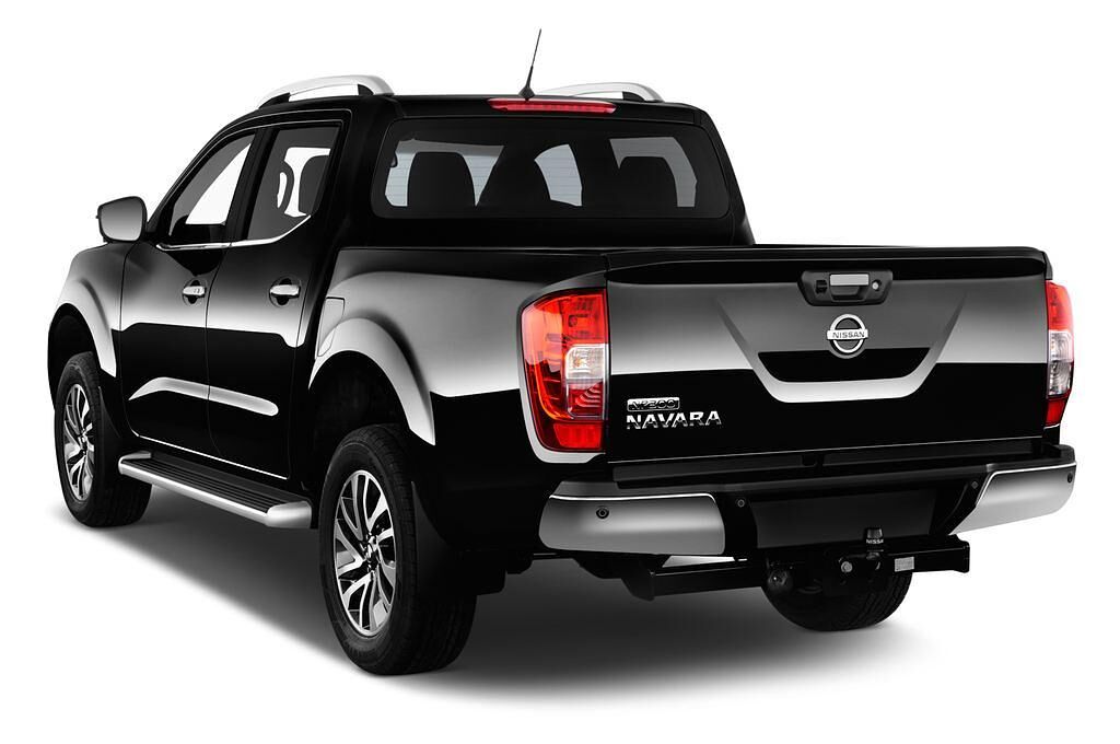 Nissan NP300 (Baujahr 2016) Tekna 4 Türen seitlich hinten