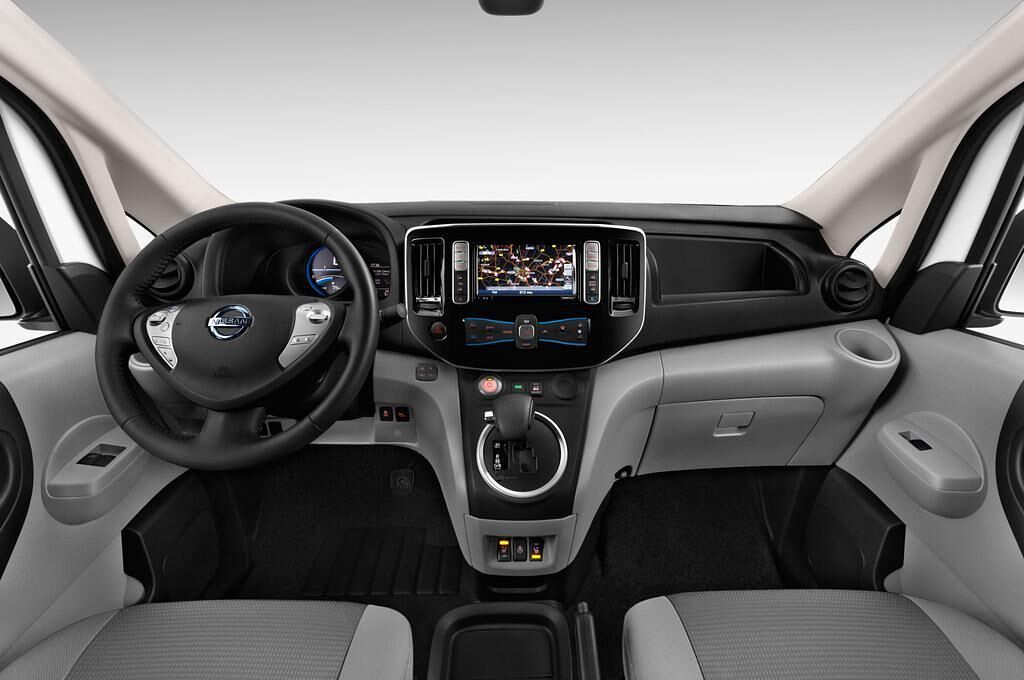 Nissan NV200 (Baujahr 2014) Premium 4 Türen Cockpit und Innenraum