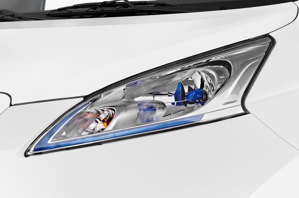 Nissan NV200 (Baujahr 2014) Premium 4 Türen Scheinwerfer