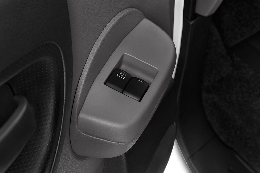 Nissan NV200 (Baujahr 2015) Pro 5 Türen Bedienungselemente Tür