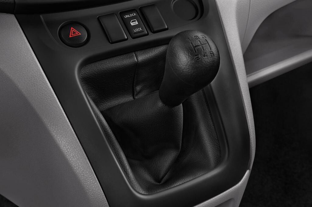 Nissan NV200 (Baujahr 2015) Pro 5 Türen Schalthebel