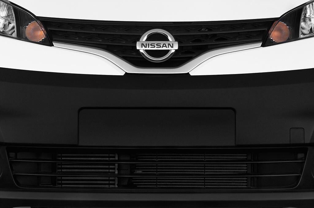 Nissan NV200 (Baujahr 2015) Pro 5 Türen Kühlergrill und Scheinwerfer