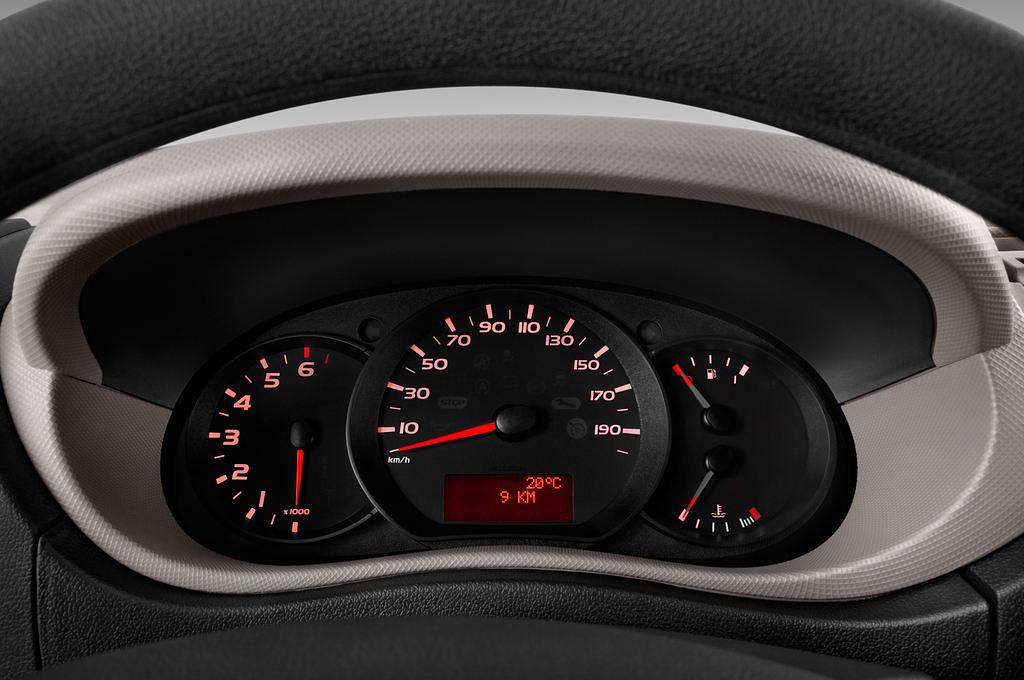 Nissan NV400 (Baujahr 2016) Pro 4 Türen Tacho und Fahrerinstrumente
