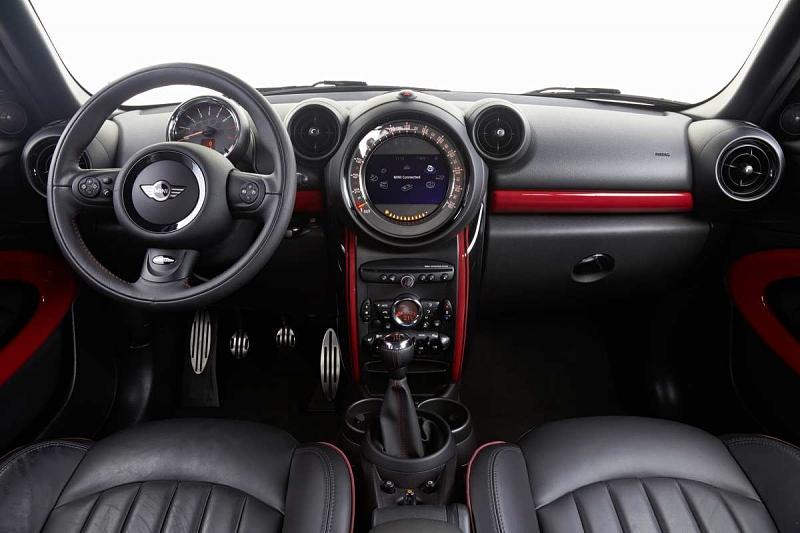 Das Cockpit des Mini John Cooper Works Paceman.