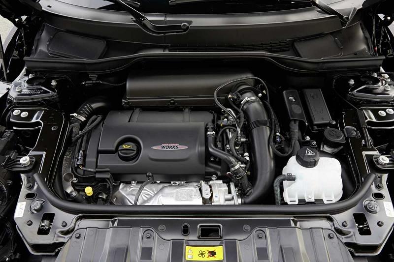 Der Vierzylindermotor des Mini John Cooper Works Paceman.
