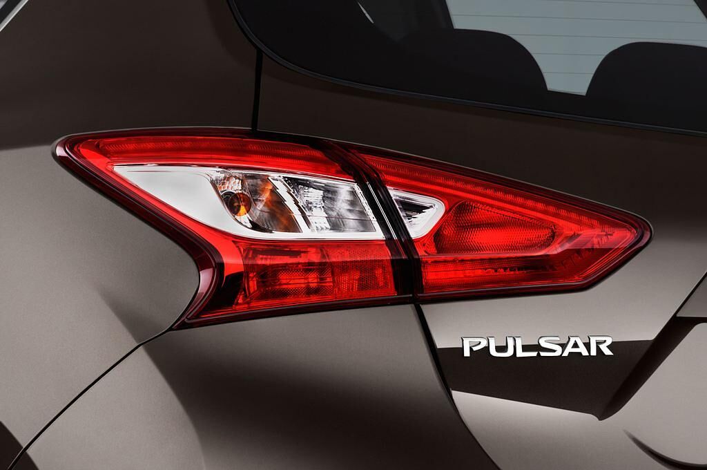 Nissan Pulsar (Baujahr 2014) 1.5 Dci Acenta 5 Türen Rücklicht