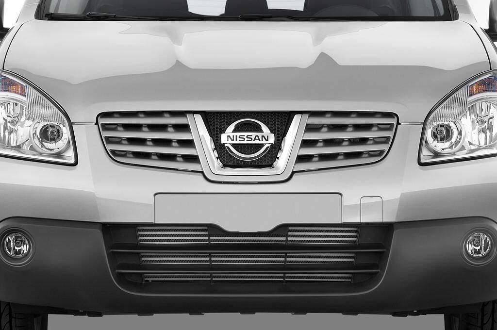 Nissan Qashqai (Baujahr 2009) TEKNA 5 Türen Kühlergrill und Scheinwerfer