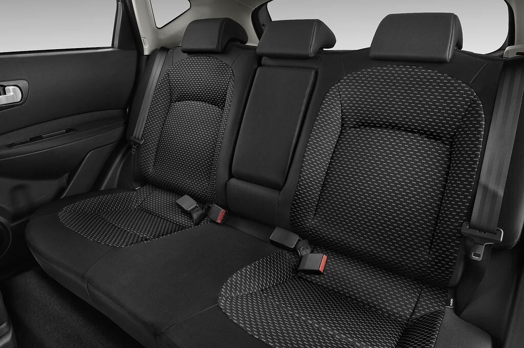 Nissan Qashqai (Baujahr 2009) TEKNA 5 Türen Rücksitze