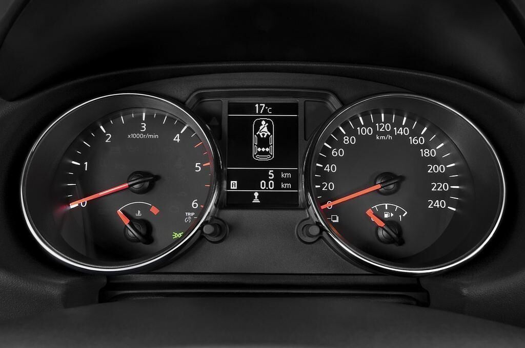 Nissan Qashqai (Baujahr 2011) Tenka 5 Türen Tacho und Fahrerinstrumente