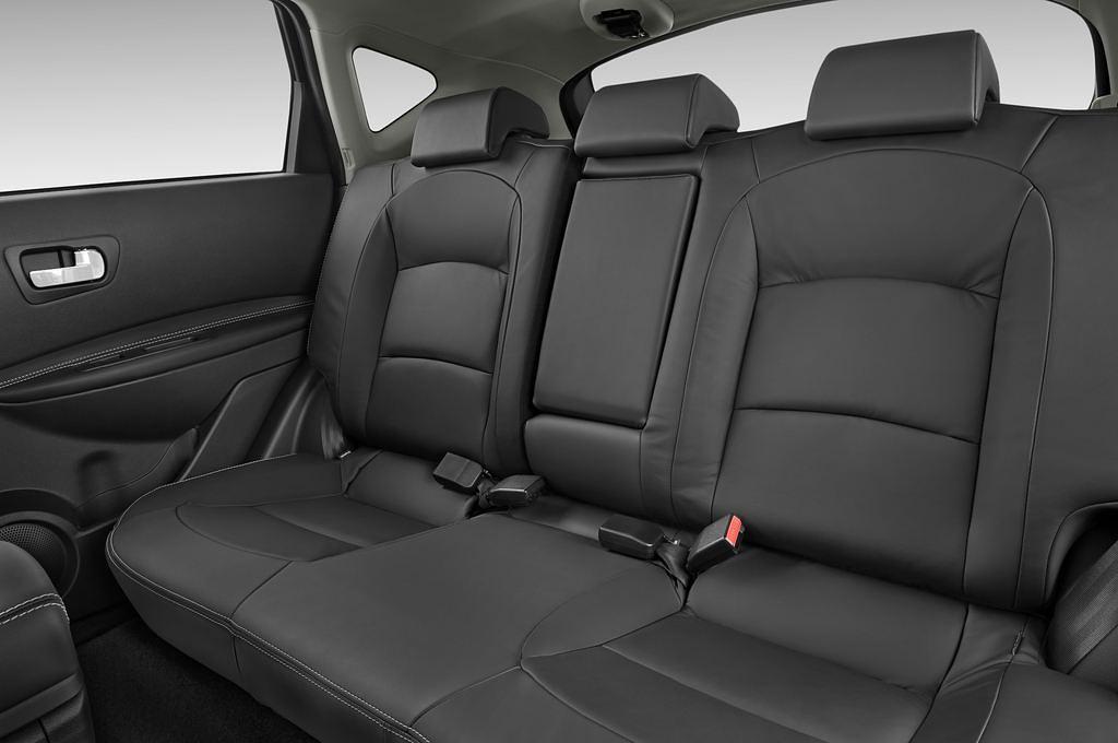 Nissan Qashqai (Baujahr 2011) Tenka 5 Türen Rücksitze