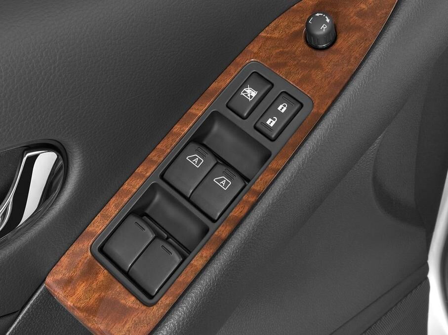 Nissan Murano (Baujahr 2010) LE 5 Türen Bedienungselemente Tür