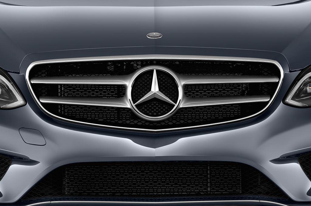 Mercedes E-Class (Baujahr 2013) Avantgarde 5 Türen Kühlergrill und Scheinwerfer