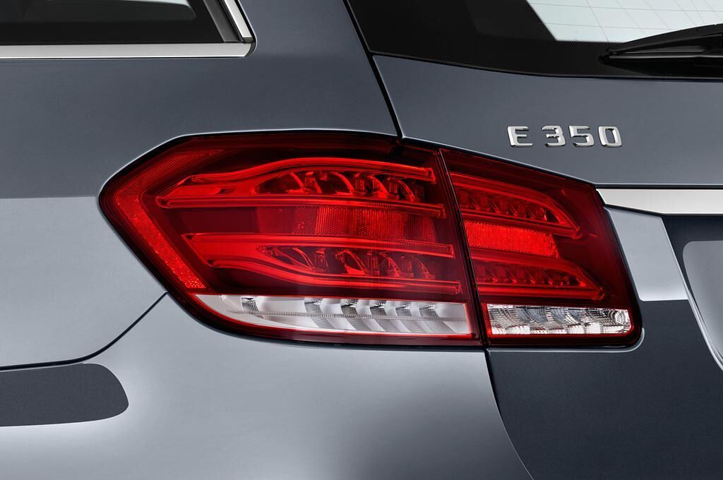 Mercedes E-Class (Baujahr 2013) Avantgarde 5 Türen Rücklicht