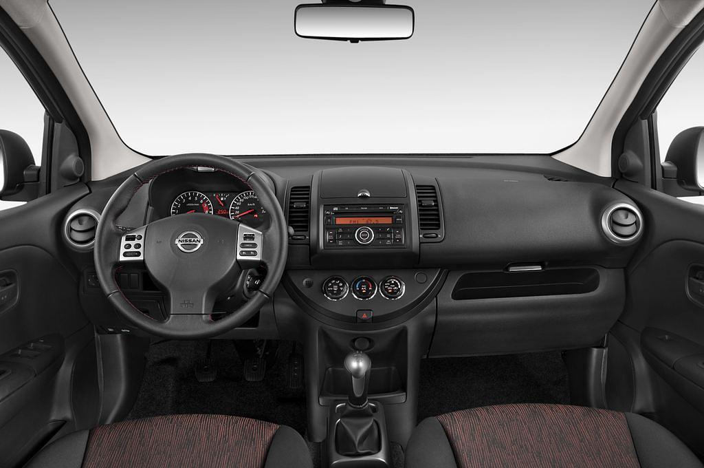 Nissan Note (Baujahr 2010) Acenta 5 Türen Cockpit und Innenraum