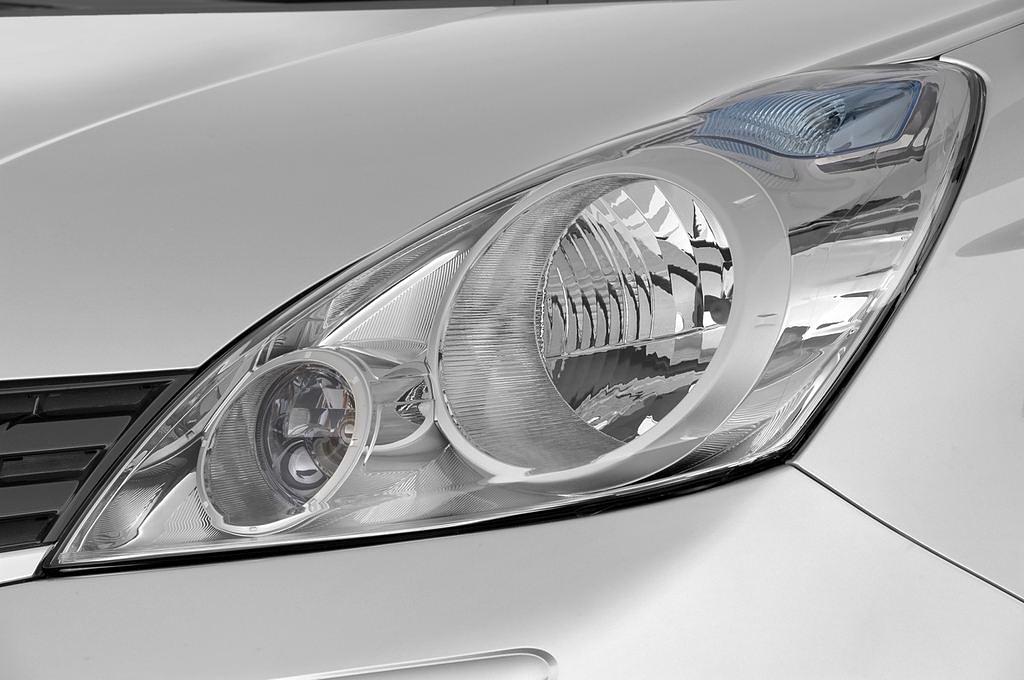 Nissan Note (Baujahr 2010) Acenta 5 Türen Scheinwerfer