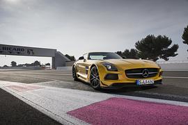 Mercedes SLS Black Series - Lord Vader bittet zum Tanz