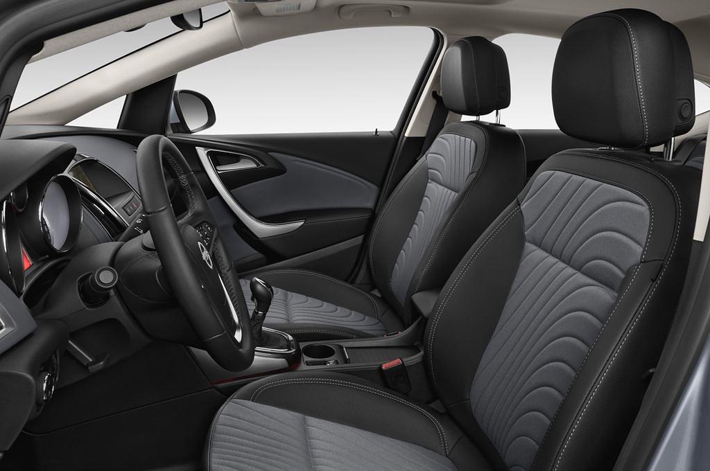 Opel Astra (Baujahr 2013) INNOVATION 4 Türen Vordersitze
