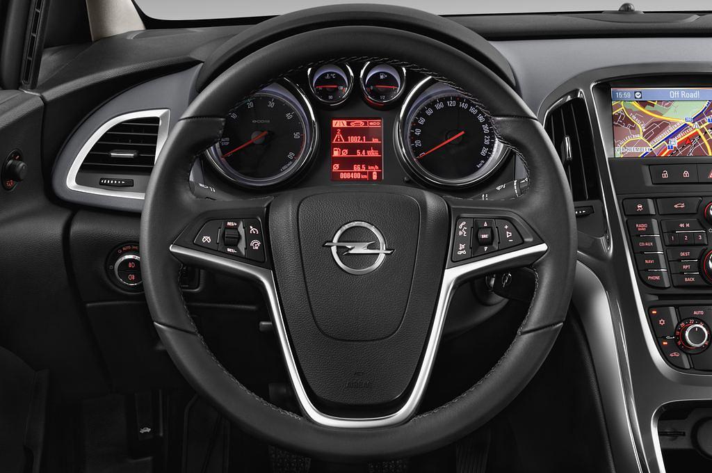 Opel Astra (Baujahr 2013) INNOVATION 4 Türen Lenkrad