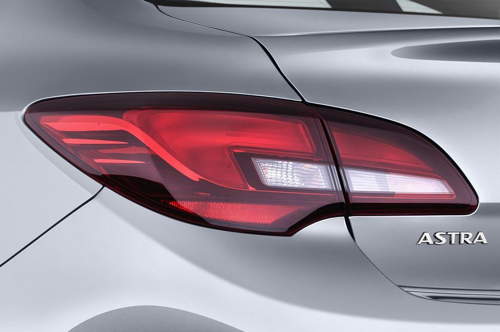 Opel Astra (Baujahr 2013) INNOVATION 4 Türen Rücklicht