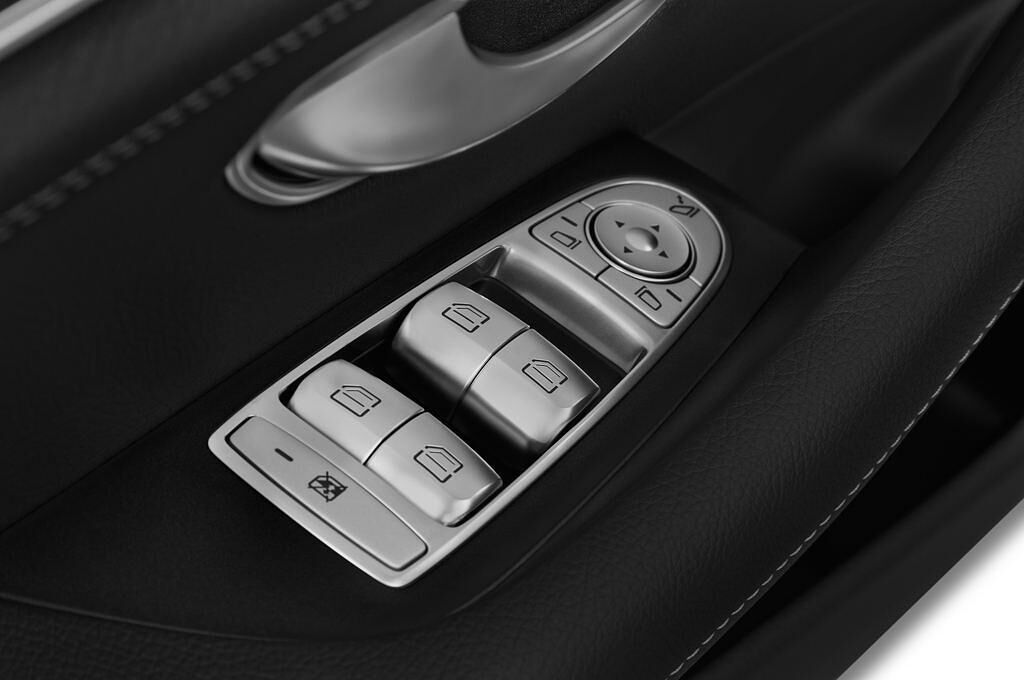 Mercedes E-Class (Baujahr 2017) AMG Line 5 Türen Bedienungselemente Tür