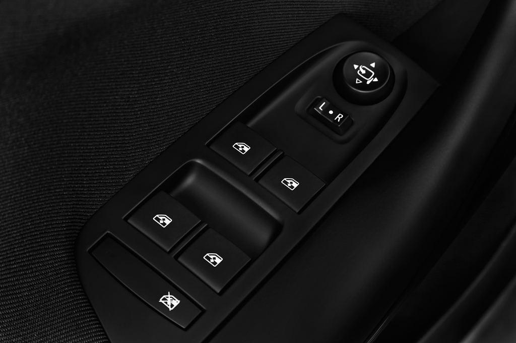 Opel Astra (Baujahr 2016) Dynamic 5 Türen Bedienungselemente Tür