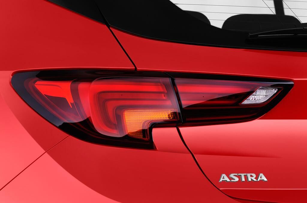 Opel Astra (Baujahr 2016) Dynamic 5 Türen Rücklicht