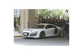 Iron Man fährt Audi R8 e-tron