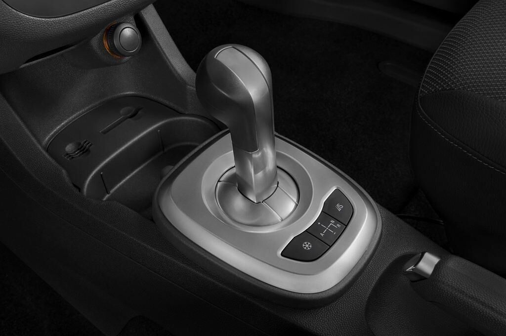 Opel Corsa (Baujahr 2010) Selection 3 Türen Schalthebel