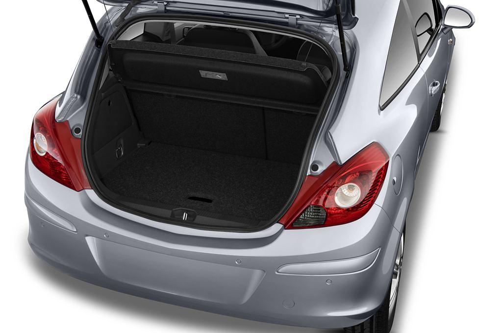 Opel Corsa (Baujahr 2010) Selection 3 Türen Kofferraum