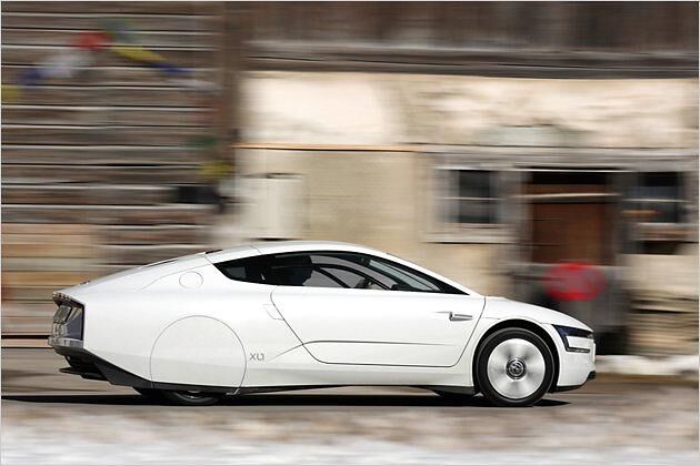 Möglich machen das Leichtbau, Diesel-Plug-in-Hybridtechnik und eine besonders windschnittige Karosserie