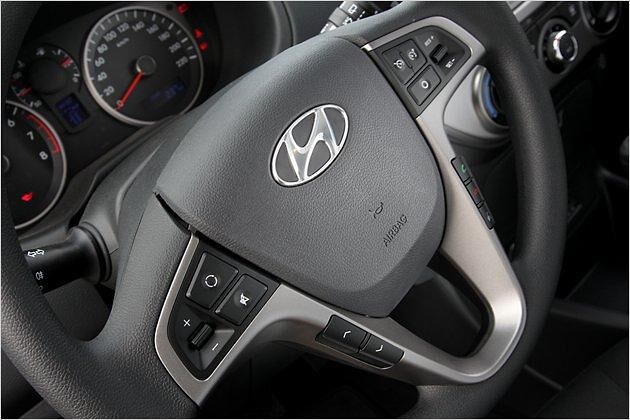 Je nach Ausstattungsvariante ist der Hyundai i20 mit einem Multifunktionslenkrad ausgerüstet