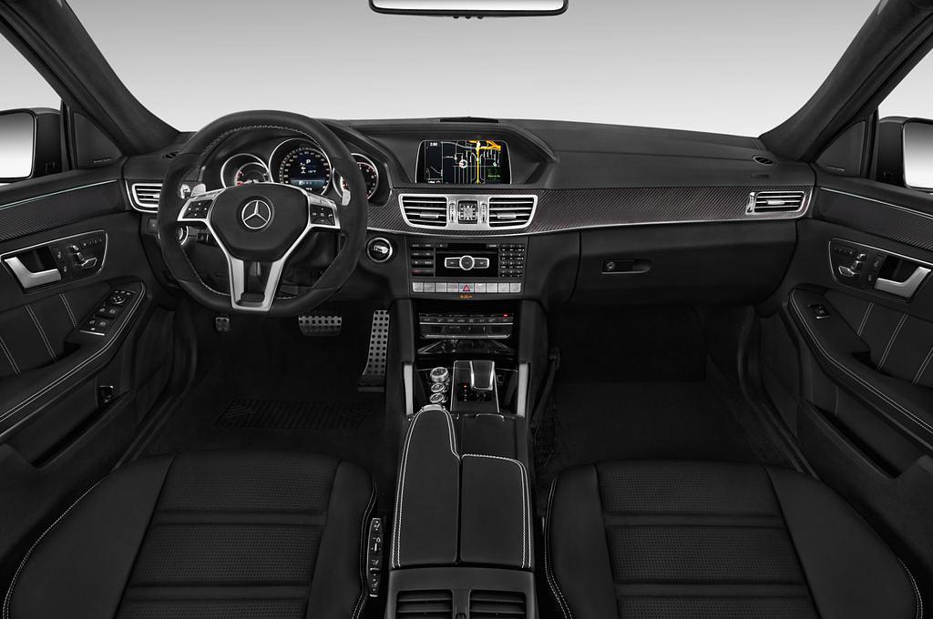 Mercedes E-Class (Baujahr 2015) AMG S 5 Türen Cockpit und Innenraum