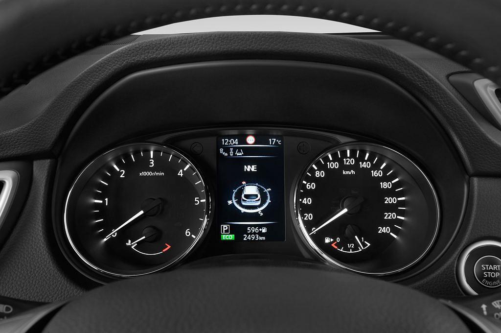 Nissan Qashqai (Baujahr 2014) TEKNA 5 Türen Tacho und Fahrerinstrumente