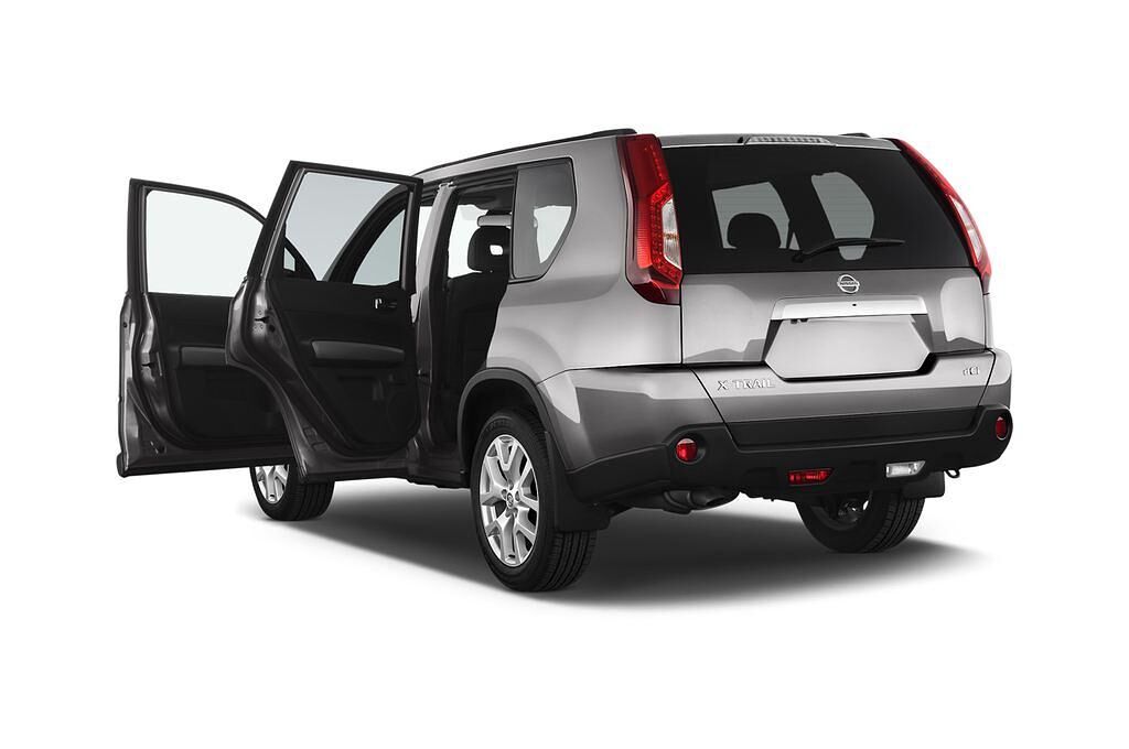 Nissan X-Trail (Baujahr 2011) LE 5 Türen Tür geöffnet