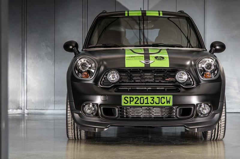 Der Mini John Cooper Works Countryman ALL4 Dakar 2013 ist auf elf Exemplare limitiert.