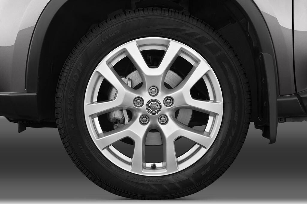 Nissan X-Trail (Baujahr 2011) LE 5 Türen Reifen und Felge