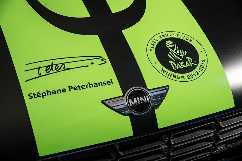 Die Signatur des Piloten Stéphane Peterhansel.