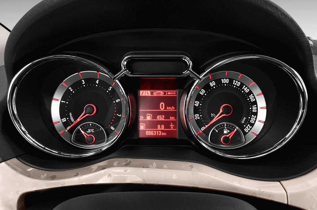 Opel Adam (Baujahr 2013) GLAM 3 Türen Tacho und Fahrerinstrumente