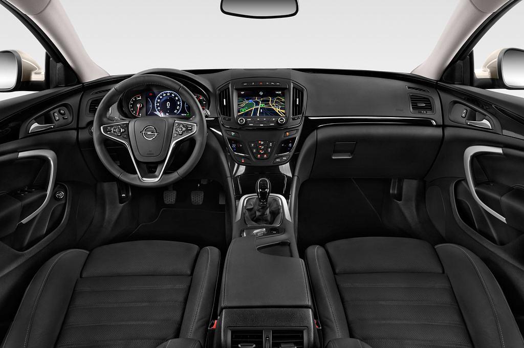 Opel Insignia (Baujahr 2014) Business Innovation 5 Türen Cockpit und Innenraum