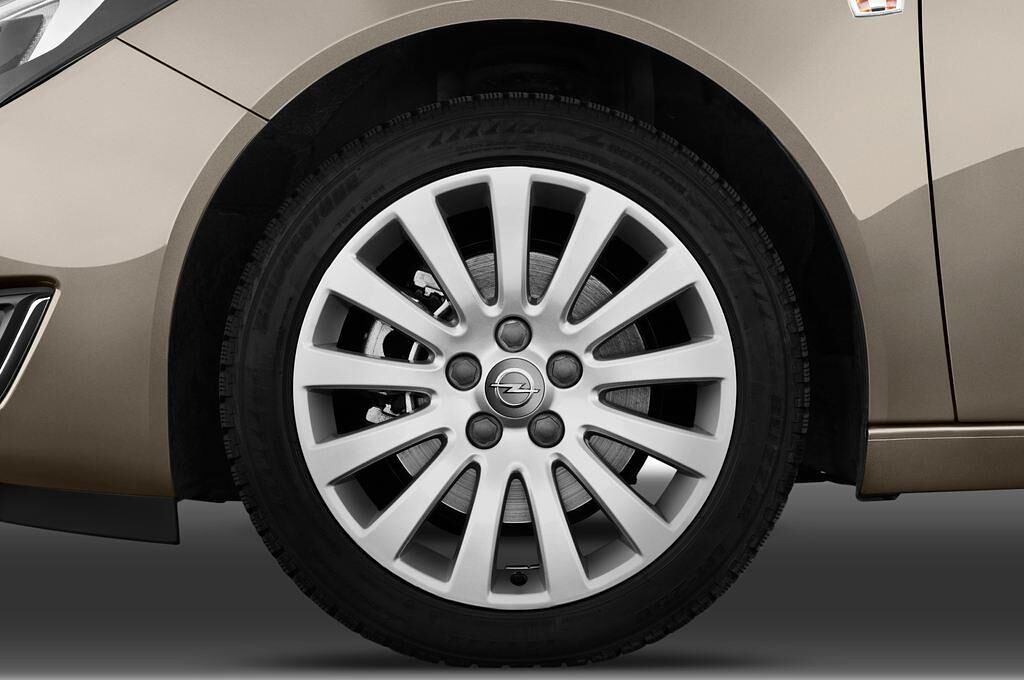 Opel Insignia (Baujahr 2014) Business Innovation 5 Türen Reifen und Felge