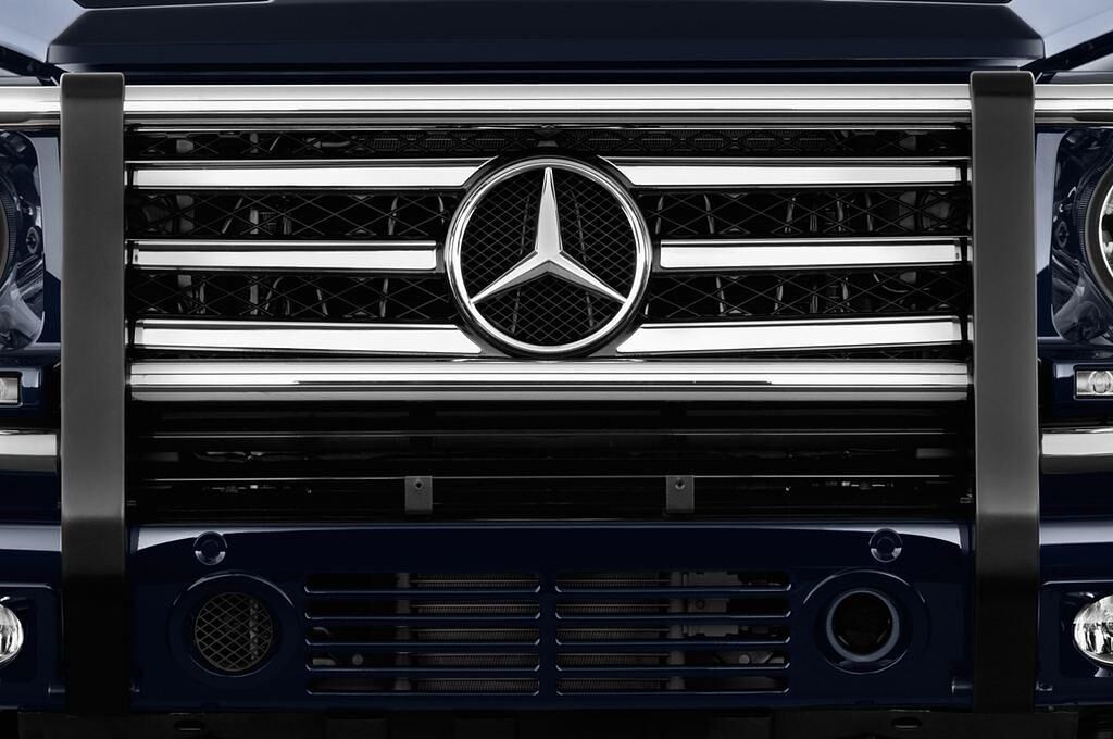 Mercedes G-Class (Baujahr 2013) - 3 Türen Kühlergrill und Scheinwerfer