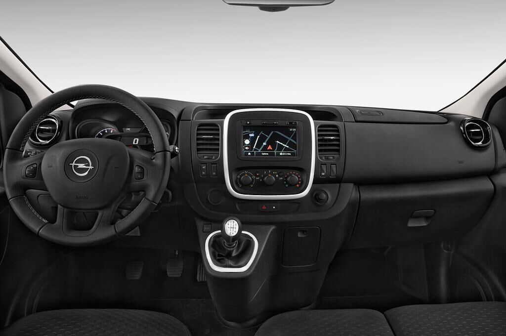 Opel Vivaro (Baujahr 2015) 1.6 Cdti Ecoflex L1H1 4 Türen Cockpit und Innenraum