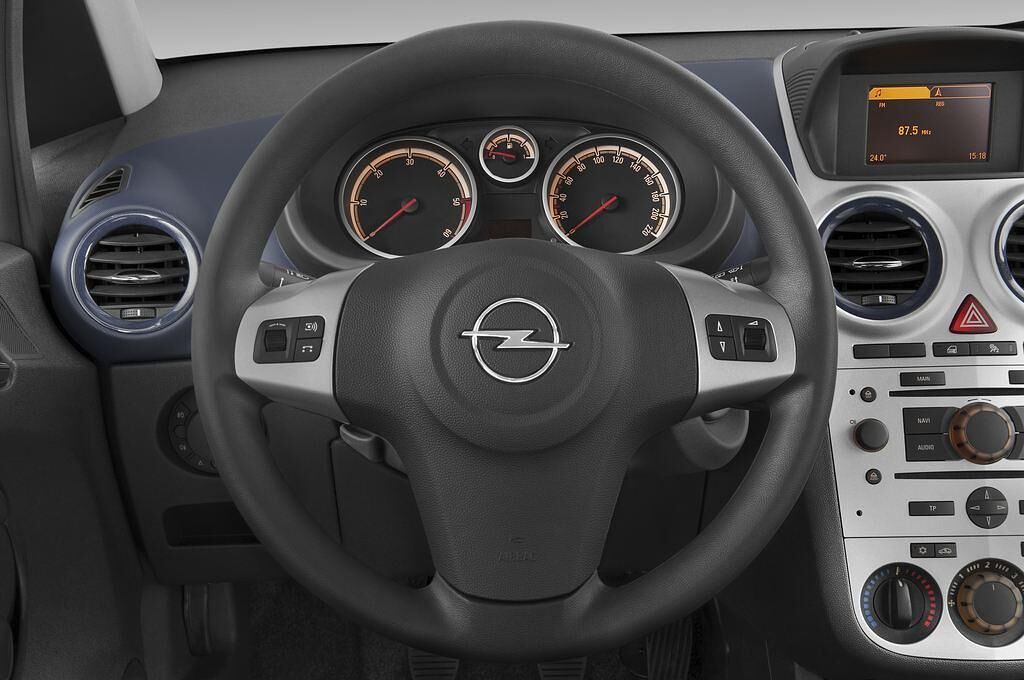 Opel Corsa (Baujahr 2010) OPC 5 Türen Lenkrad