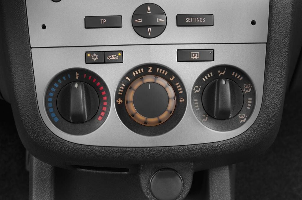 Opel Corsa (Baujahr 2010) OPC 5 Türen Temperatur und Klimaanlage
