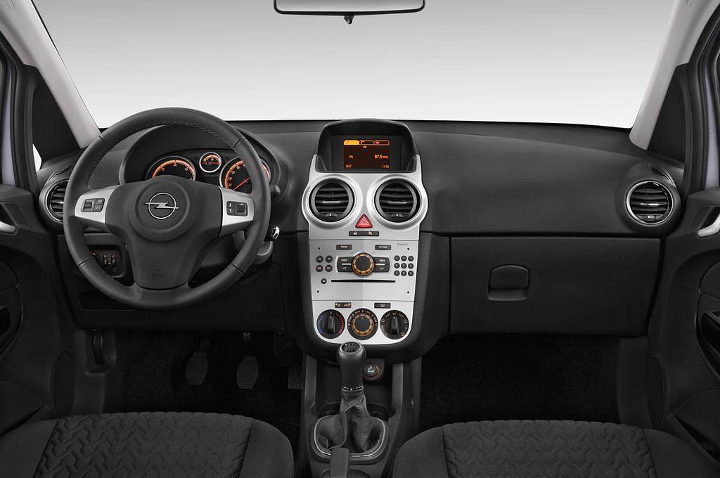 Opel Corsa (Baujahr 2014) INNOVATION 5 Türen Cockpit und Innenraum