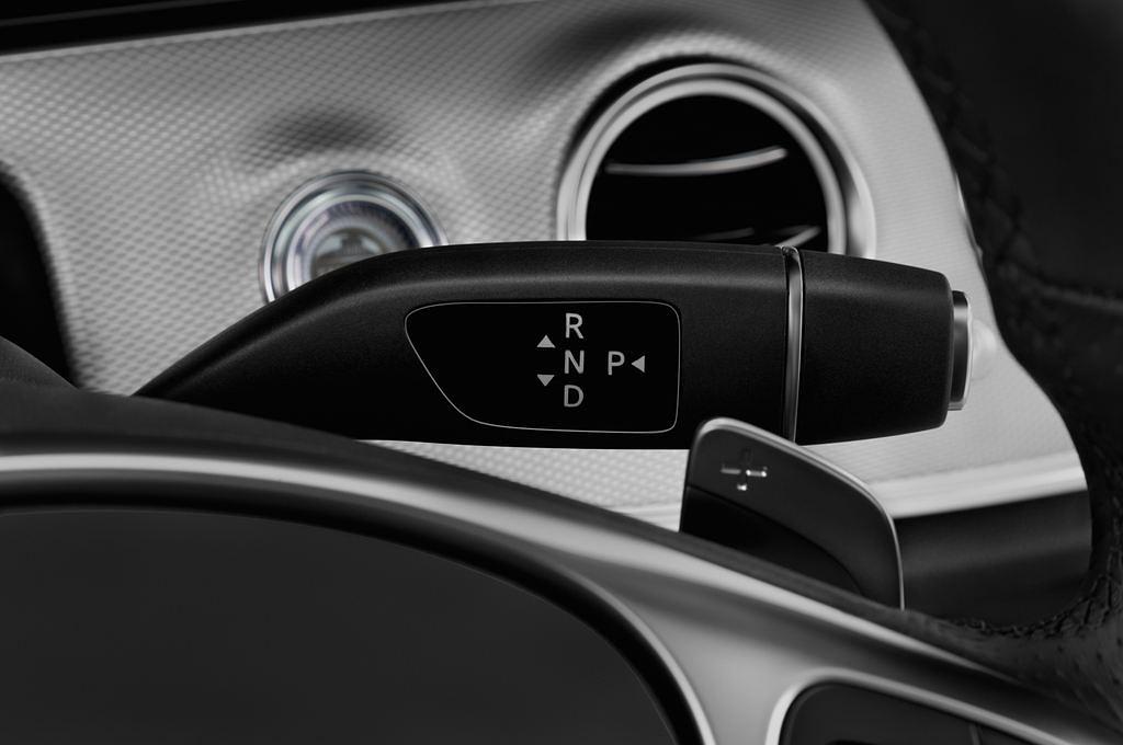 Mercedes E-Class (Baujahr 2016) Avantgarde 4 Türen Schalthebel